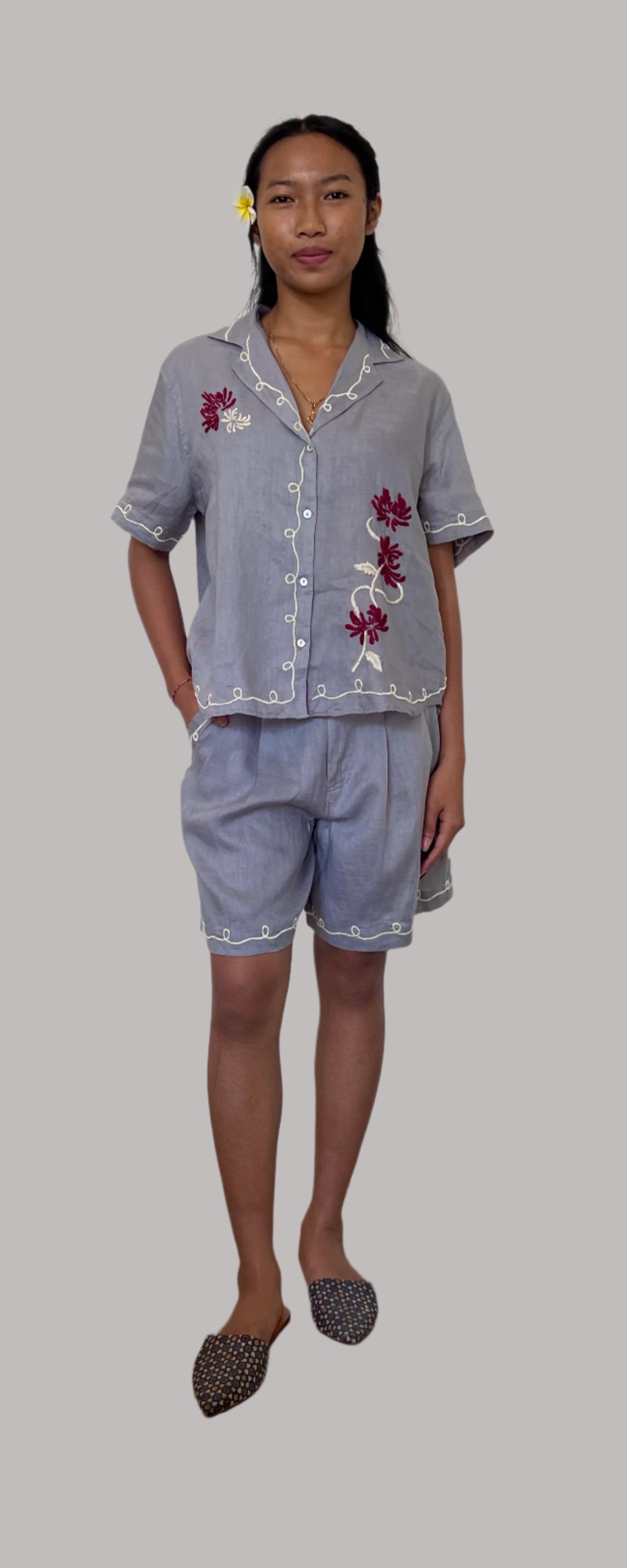 June Bermuda Hand-Embroidered with love - Lavander