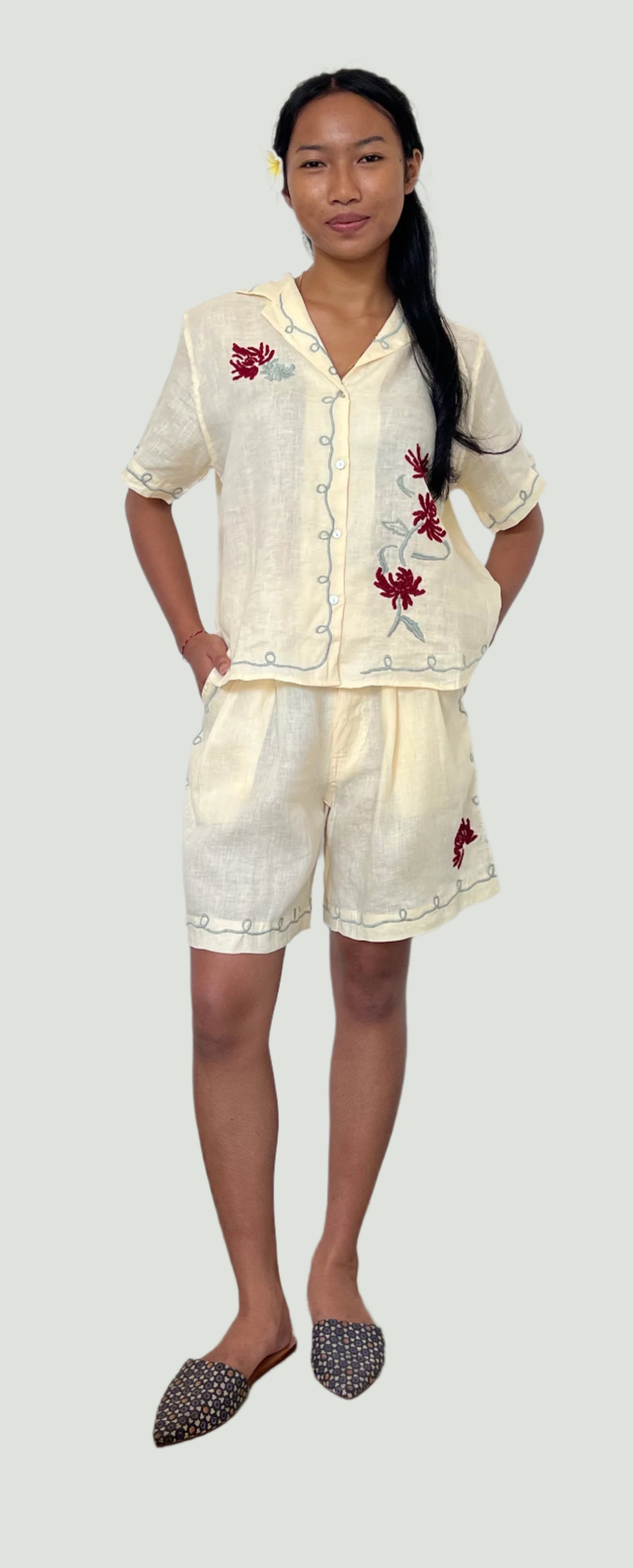 June Bermuda Hand-Embroidered with love - Ivory