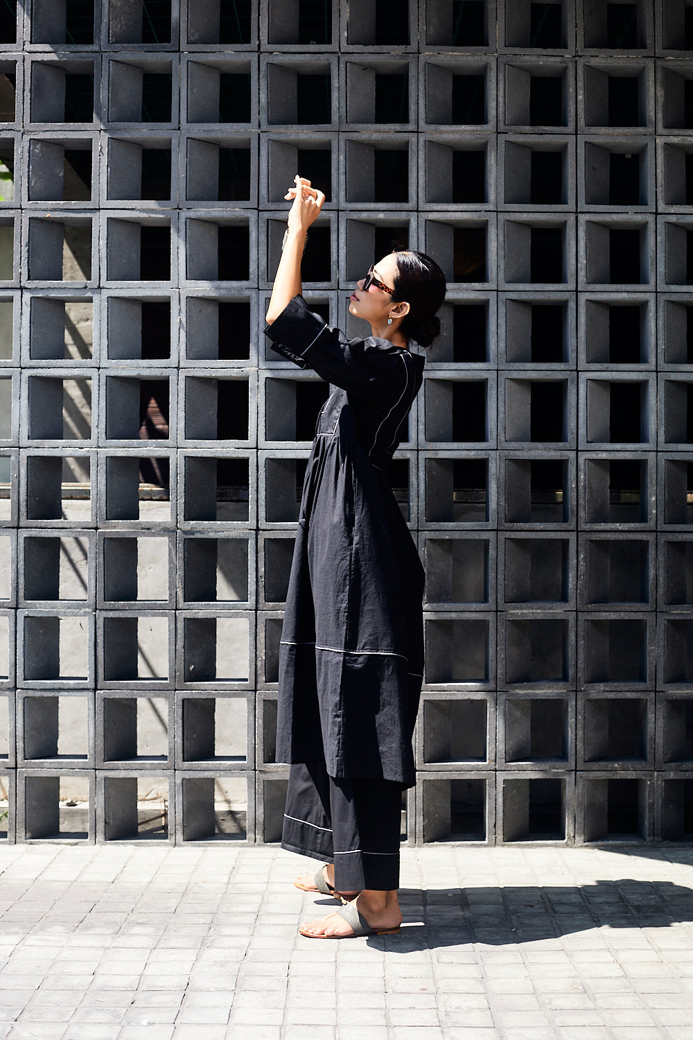 Yas Kaftan - Essentials