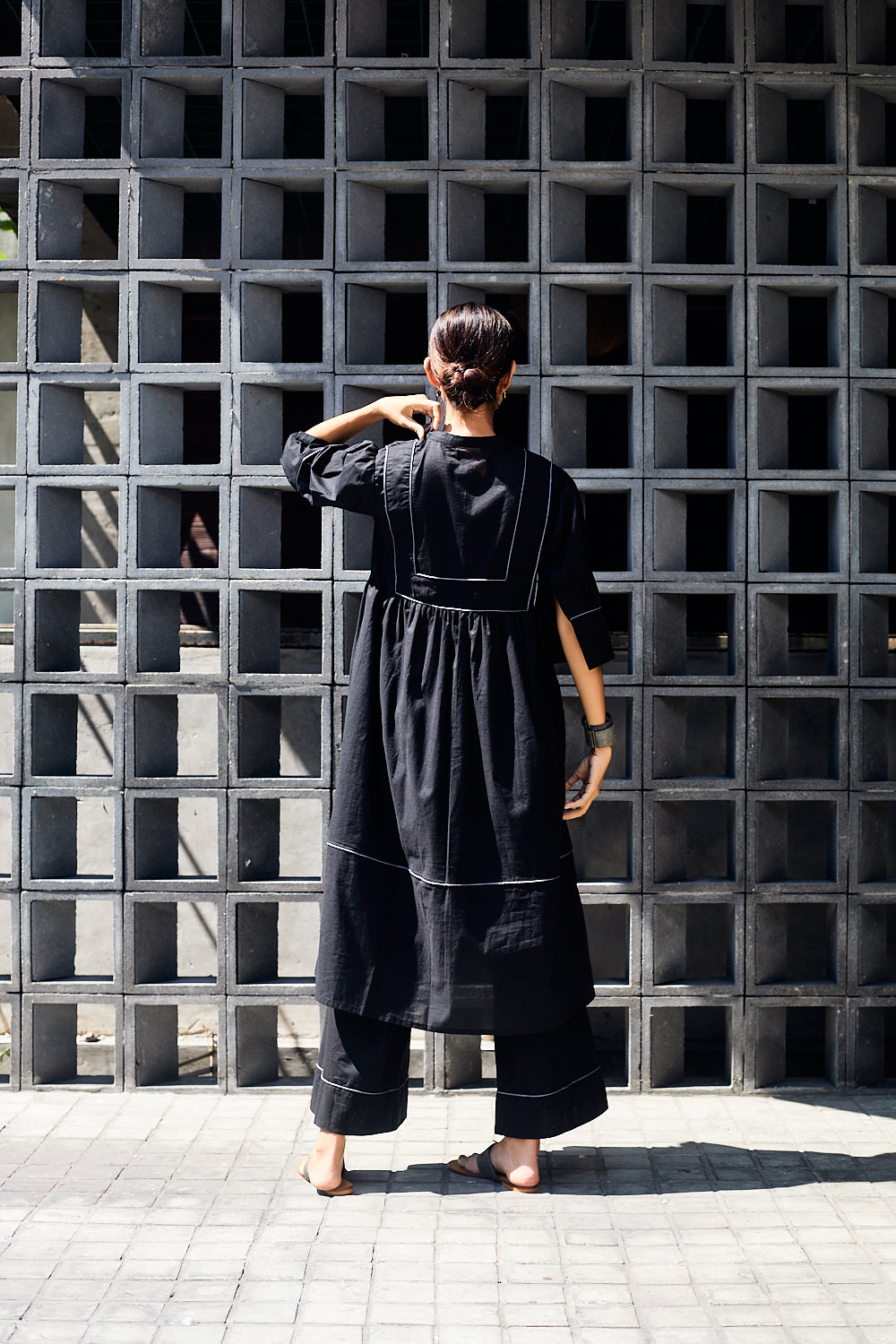 Yas Kaftan - Essentials