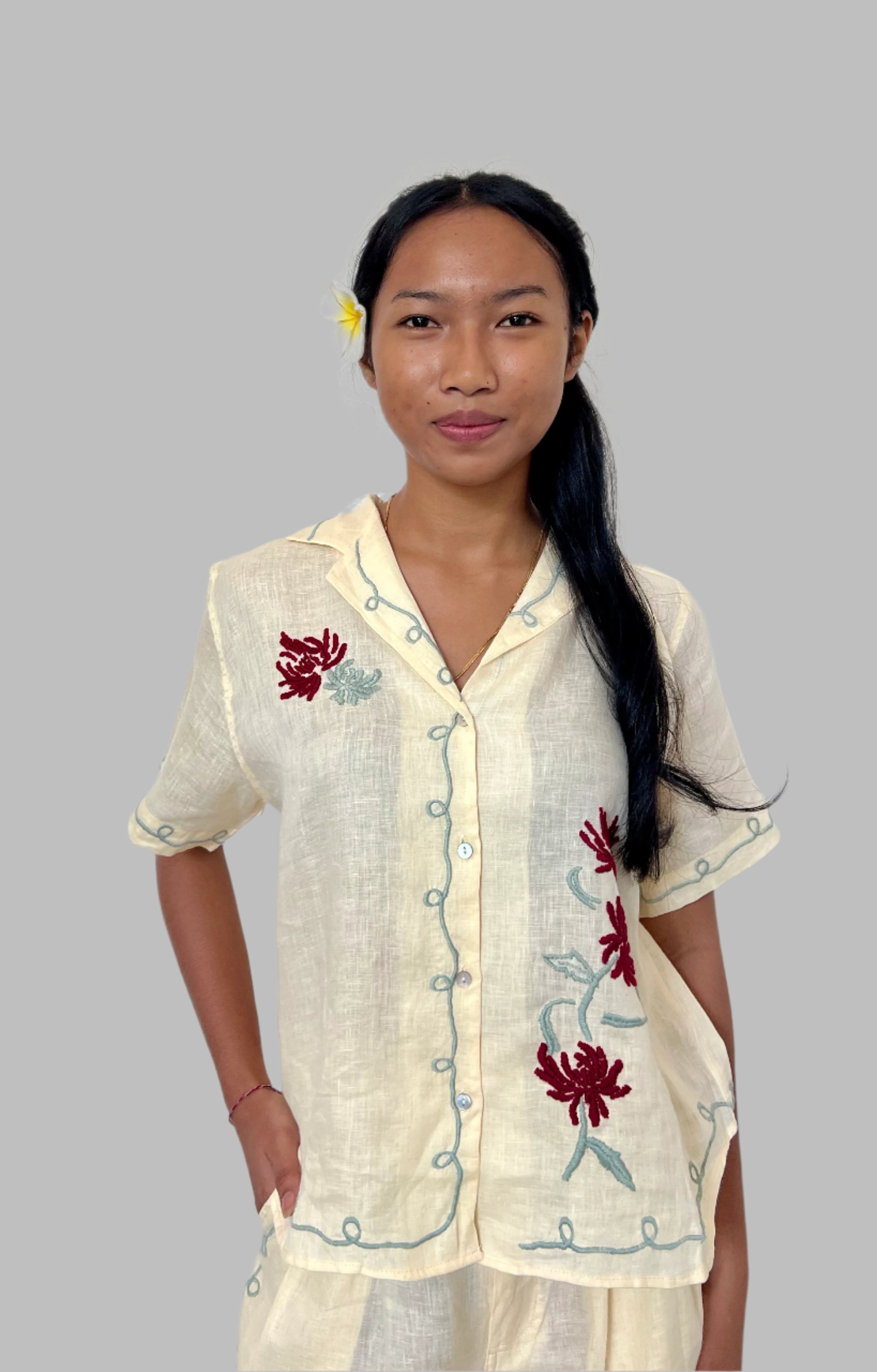 Soma Top Hand-Embroidered with love - Ivory